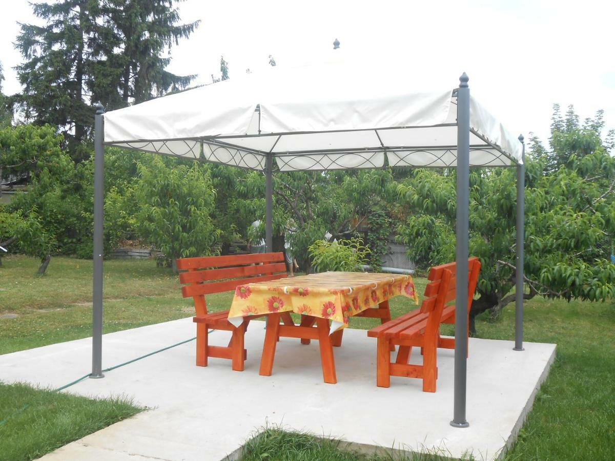 Nora Apartman Daire Balatonfůzfő Dış mekan fotoğraf